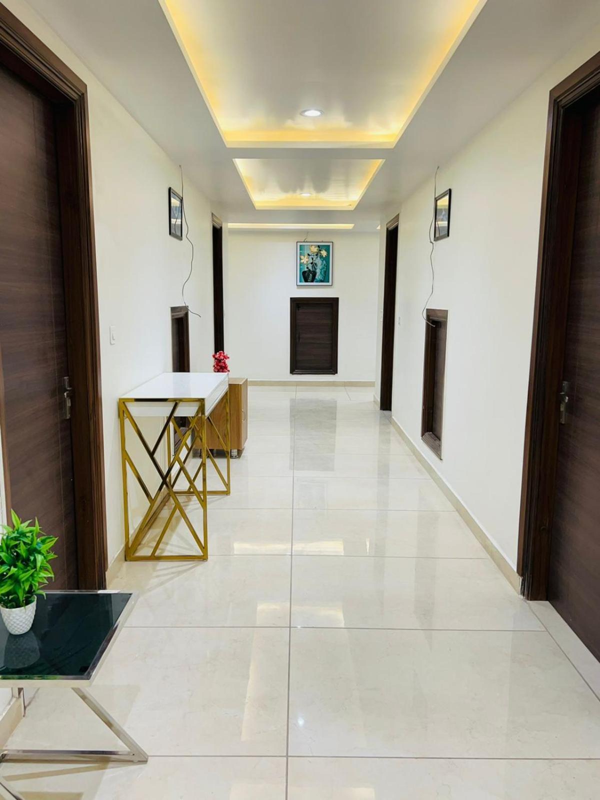 Hotel Skylark & Banquet Palwal Екстериор снимка