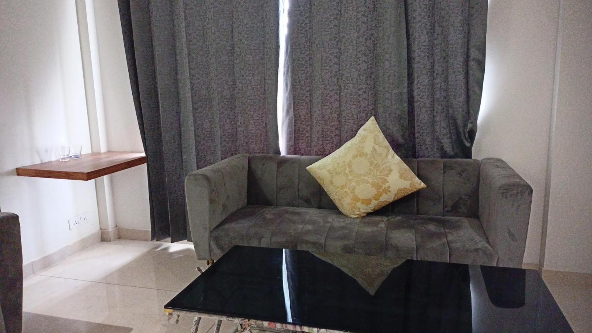 Hotel Skylark & Banquet Palwal Екстериор снимка